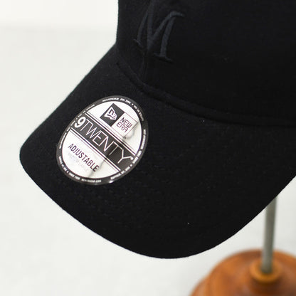MICA&DEAL [マイカアンドディール] MICA×NEW ERA "M"ロゴ刺繍裏毛CAP-9TWENTY [0125410357] マイカ×ニューエラ ウラケキャップ・裏毛キャップ・シンプル・ロゴ・コラボキャップ・9TWENTYモデル・LADY'S [2025AW]