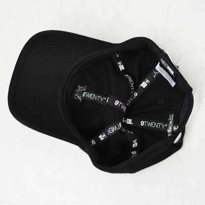 MICA&DEAL [マイカアンドディール] MICA×NEW ERA "M"ロゴ刺繍裏毛CAP-9TWENTY [0125410357] マイカ×ニューエラ ウラケキャップ・裏毛キャップ・シンプル・ロゴ・コラボキャップ・9TWENTYモデル・LADY'S [2025AW]
