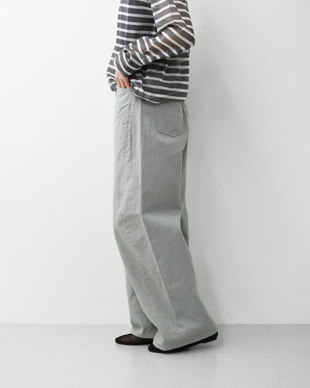 MICA&DEAL [マイカアンドディール] twist color denim pt [0126203121] ツイストカラーデニムコクーンパンツ・デニムパンツ・ルーズシルエット・パンツ・コクーンパンツ・LADY'S [2026SS]