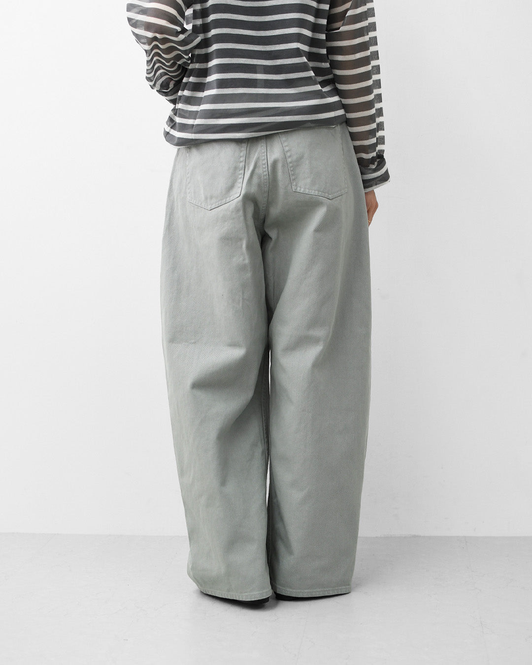 MICA&DEAL [マイカアンドディール] twist color denim pt [0126203121] ツイストカラーデニムコクーンパンツ・デニムパンツ・ルーズシルエット・パンツ・コクーンパンツ・LADY'S [2026SS]