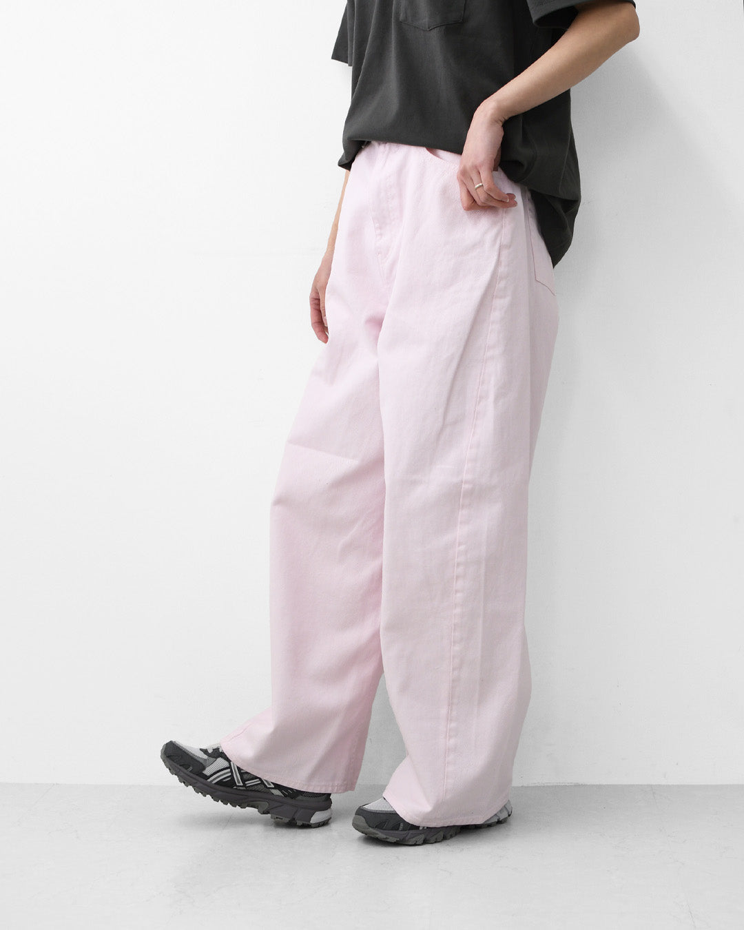 MICA&DEAL [マイカアンドディール] twist color denim pt [0126203121] ツイストカラーデニムコクーンパンツ・デニムパンツ・ルーズシルエット・パンツ・コクーンパンツ・LADY'S [2026SS]