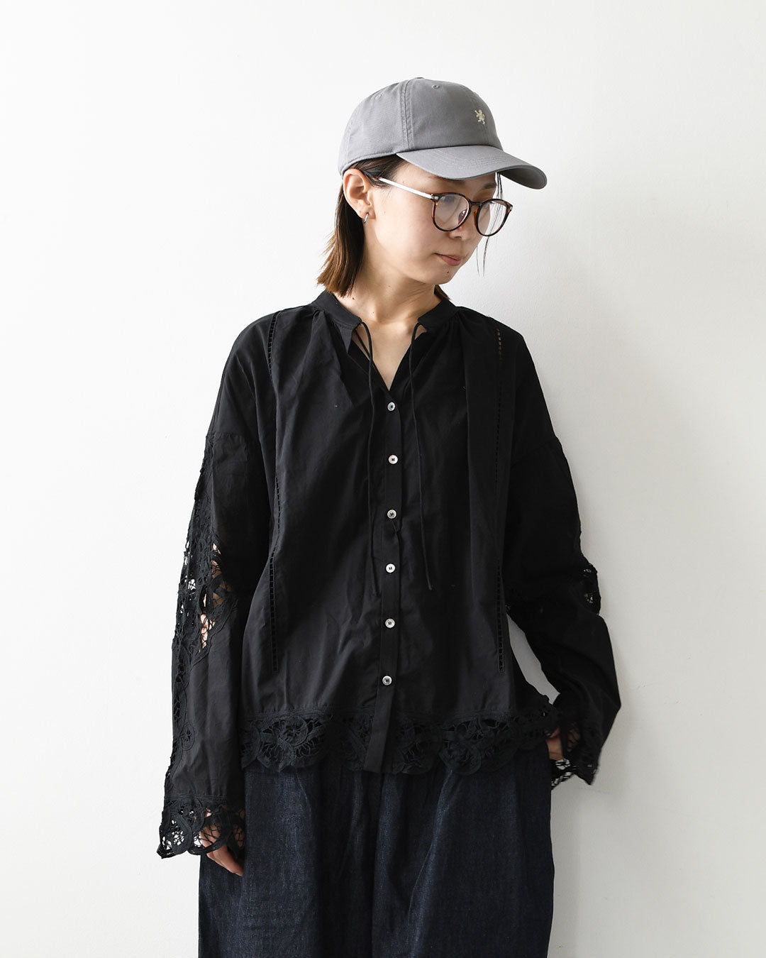 MICA&DEAL [マイカアンドディール] stand collar embroidery bl [0126301080] スタンド カラー バテンレース刺繍 ブラウス・ヴィンテージライク・レース・LADY'S [2026AW]