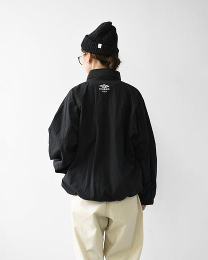 MICA&DEAL [マイカアンドディール] UMBRO collabo bi-color bz [0126306110] アンブロコラボバイカラービーズ・ジャケット・ナイロン製・防寒・アウター・コラボ商品・LADY'S [2026SS]