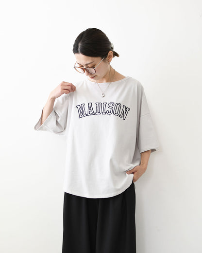 MICA&DEAL [マイカアンドディール] "MADISON" print Tee [0126309064] プリントティー・ゆったりシルエット・カットソー・七分袖・キレイめ・LADY'S [2026AW]
