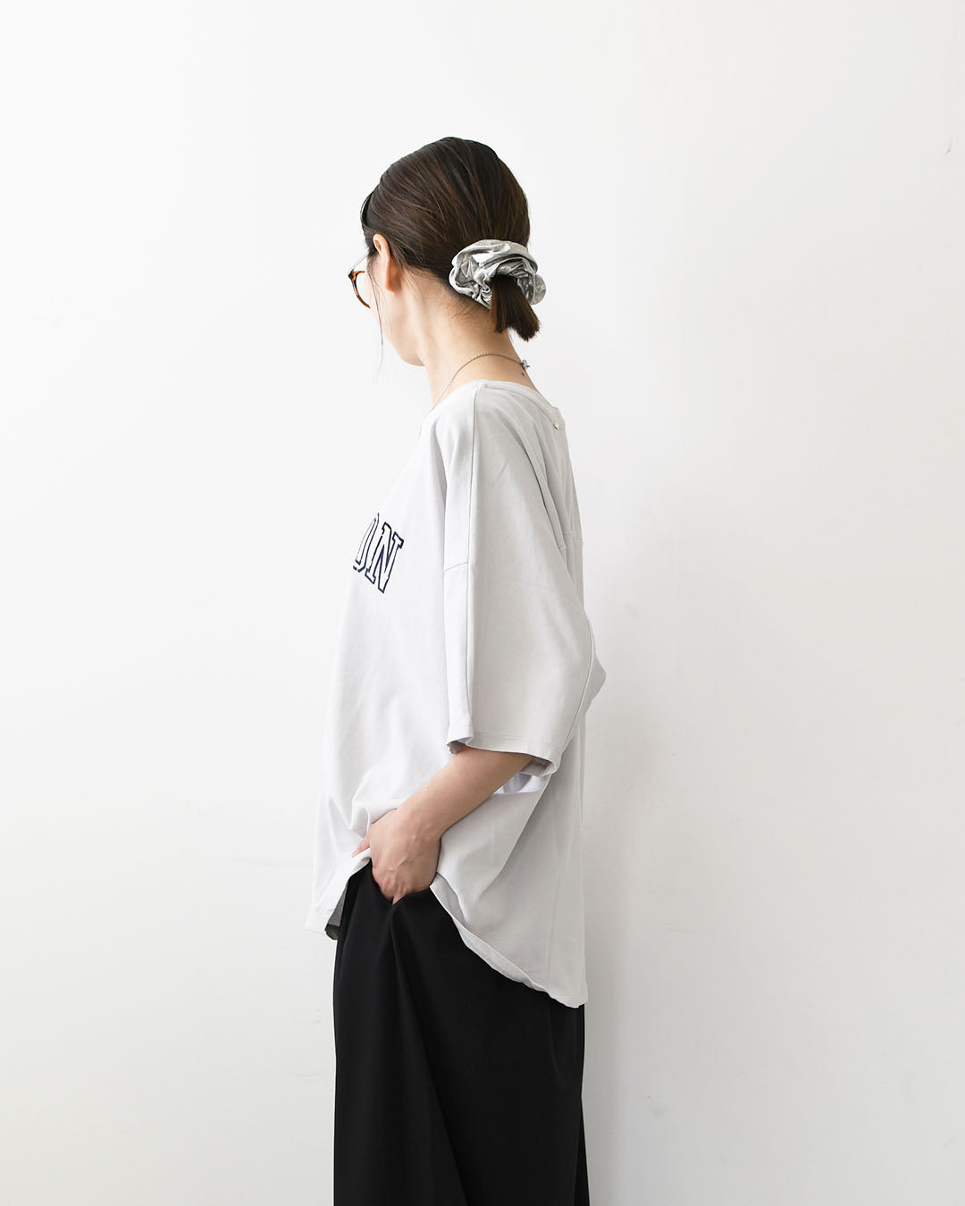 MICA&DEAL [マイカアンドディール] "MADISON" print Tee [0126309064] プリントティー・ゆったりシルエット・カットソー・七分袖・キレイめ・LADY'S [2026AW]