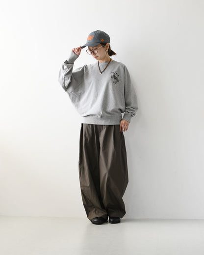 MICA&DEAL [マイカアンドディール] MDL flock pt sweat [0126309089] MDL フロッキーロゴプリントスウェット・裏毛スウェット・ナチュラル・ルーズ・プリント・LADY'S [2026AW]