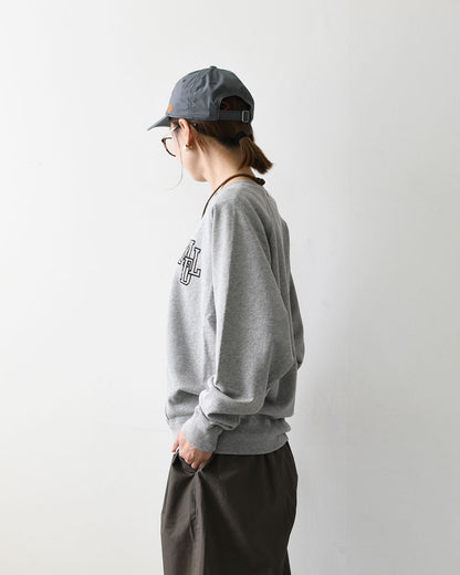 MICA&DEAL [マイカアンドディール] MDL flock pt sweat [0126309089] MDL フロッキーロゴプリントスウェット・裏毛スウェット・ナチュラル・ルーズ・プリント・LADY'S [2026AW]