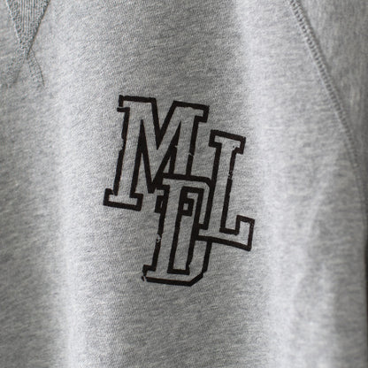MICA&DEAL [マイカアンドディール] MDL flock pt sweat [0126309089] MDL フロッキーロゴプリントスウェット・裏毛スウェット・ナチュラル・ルーズ・プリント・LADY'S [2026AW]
