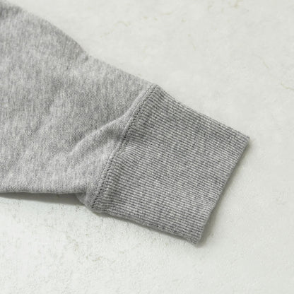 MICA&DEAL [マイカアンドディール] MDL flock pt sweat [0126309089] MDL フロッキーロゴプリントスウェット・裏毛スウェット・ナチュラル・ルーズ・プリント・LADY'S [2026AW]