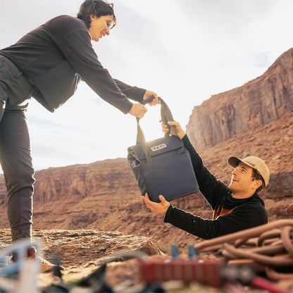 YETI [イエティ] DAYTRIP 14L INSULATED TOTE BAG [80171142] デイトリップ 14L インシュレーテッド トートバッグ・・ソフトボックス・アウトドア・キャンプ・MEN'S / LADY'S [2026AW]