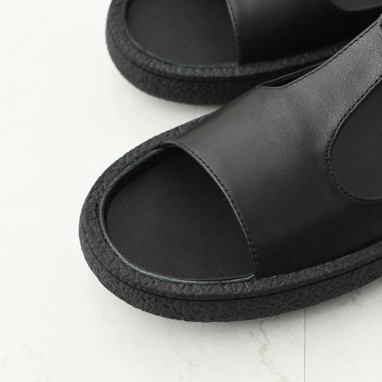 MOHI [モヒ]レザーTストラップ オープントゥ フラットシューズ -ALL BLACK- [GU2-8029-1BK] [2025SS]