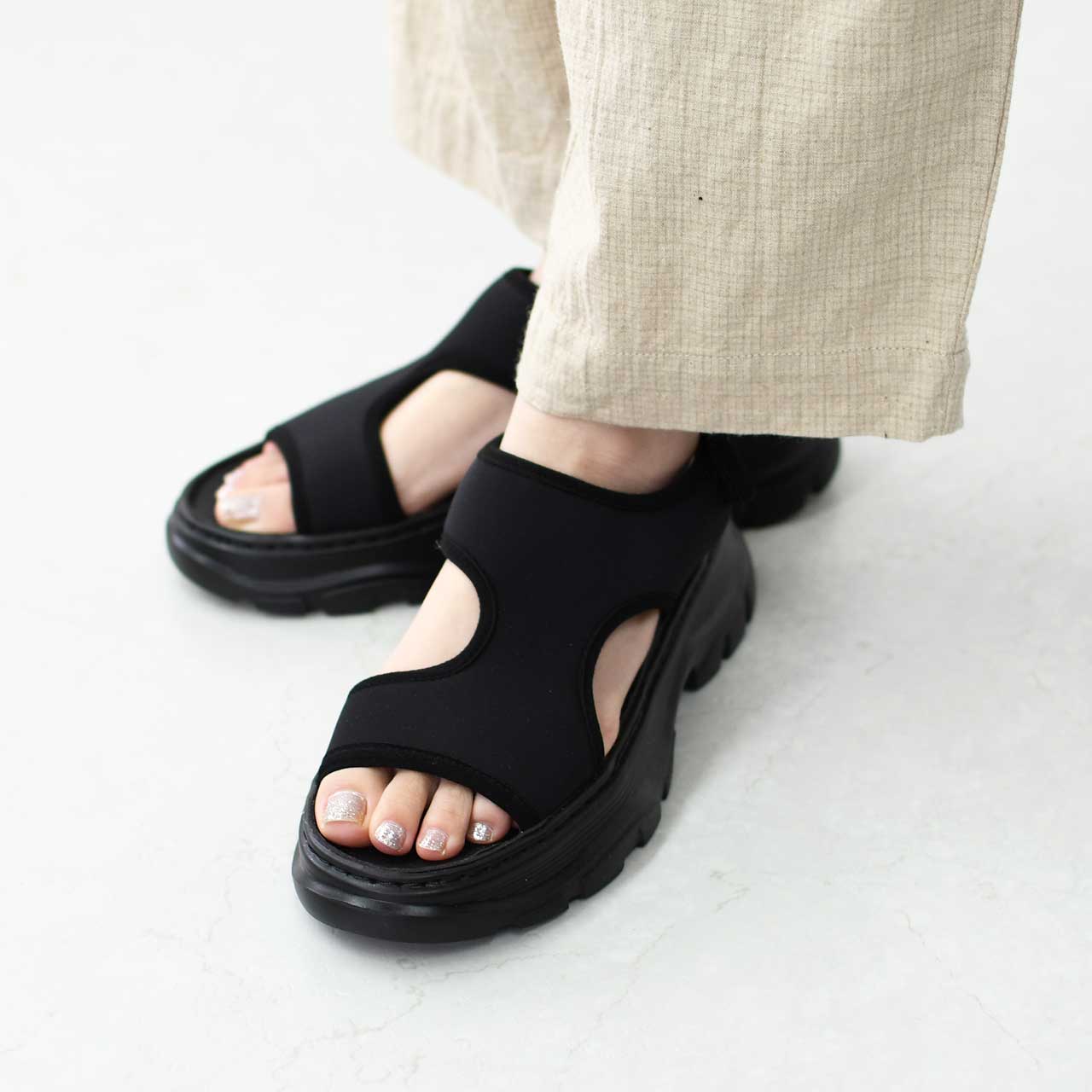 MOHI [モヒ] 厚底Tストラップ [GU2-8122-2] [2025SS]