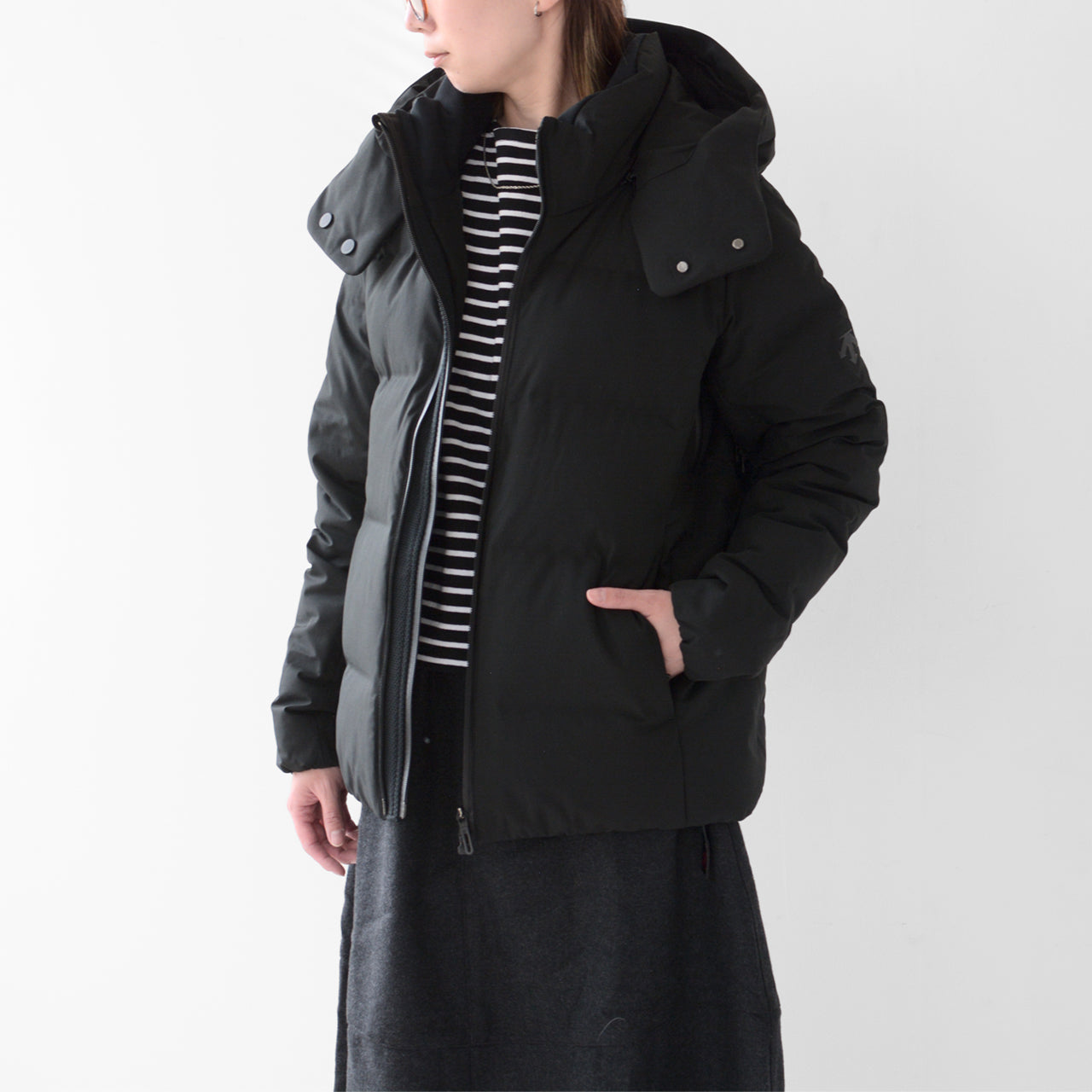 DESCENTE ALLTERRAIN [デサントオルテライン] MIZUSAWA DOWN JACKET “ANCHOR-L” [DU5FDJM2L] 水沢ダウン “アンカーハーフコート”・ダウンジャケット・LADY'S [2025AW]