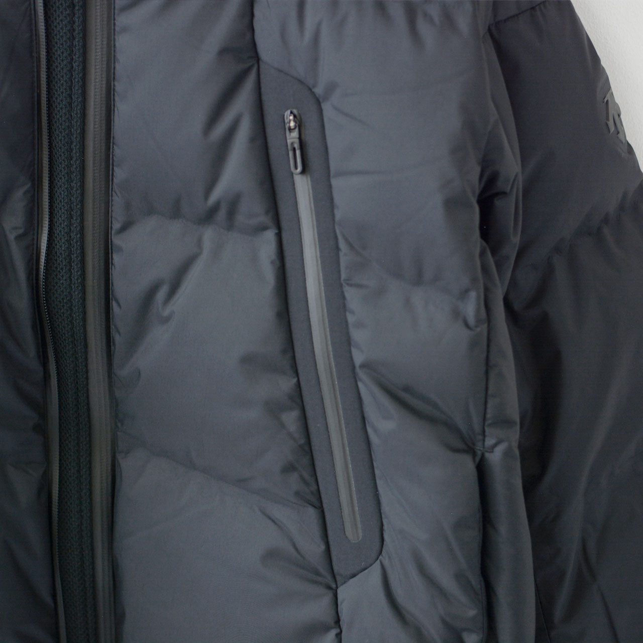 DESCENTE ALLTERRAIN [デサントオルテライン] MIZUSAWA DOWN COAT「MOUNTAINEER-HC」[DU4FDJM1L] 水沢ダウン「マウンテニアハーフコート」[2024AW]