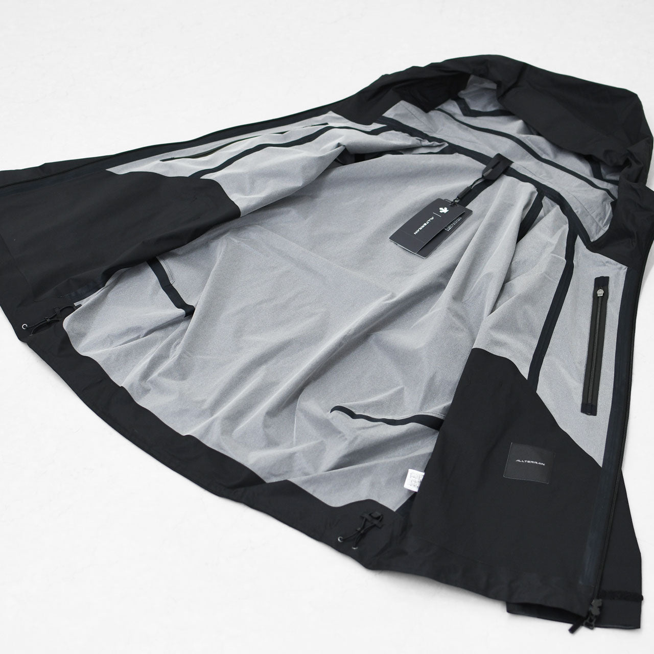 DESCENTE ALLTERRAIN [デサントオルテライン] LIGHTWEIGHT SHELL JACKET [DU5SWBA3M] ライトウェイトシェルジャケット・ナイロンジャケット・耐水性・透湿性・はっ水・防風・軽量・MEN'S [2025SS]