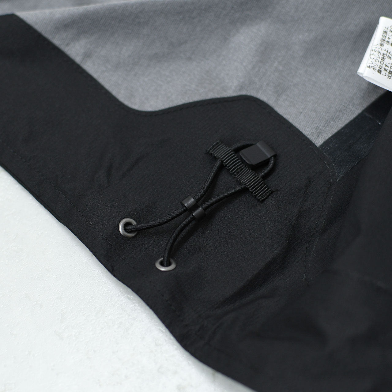 DESCENTE ALLTERRAIN [デサントオルテライン] LIGHTWEIGHT SHELL JACKET [DU5SWBA3M] ライトウェイトシェルジャケット・ナイロンジャケット・耐水性・透湿性・はっ水・防風・軽量・MEN'S [2025SS]