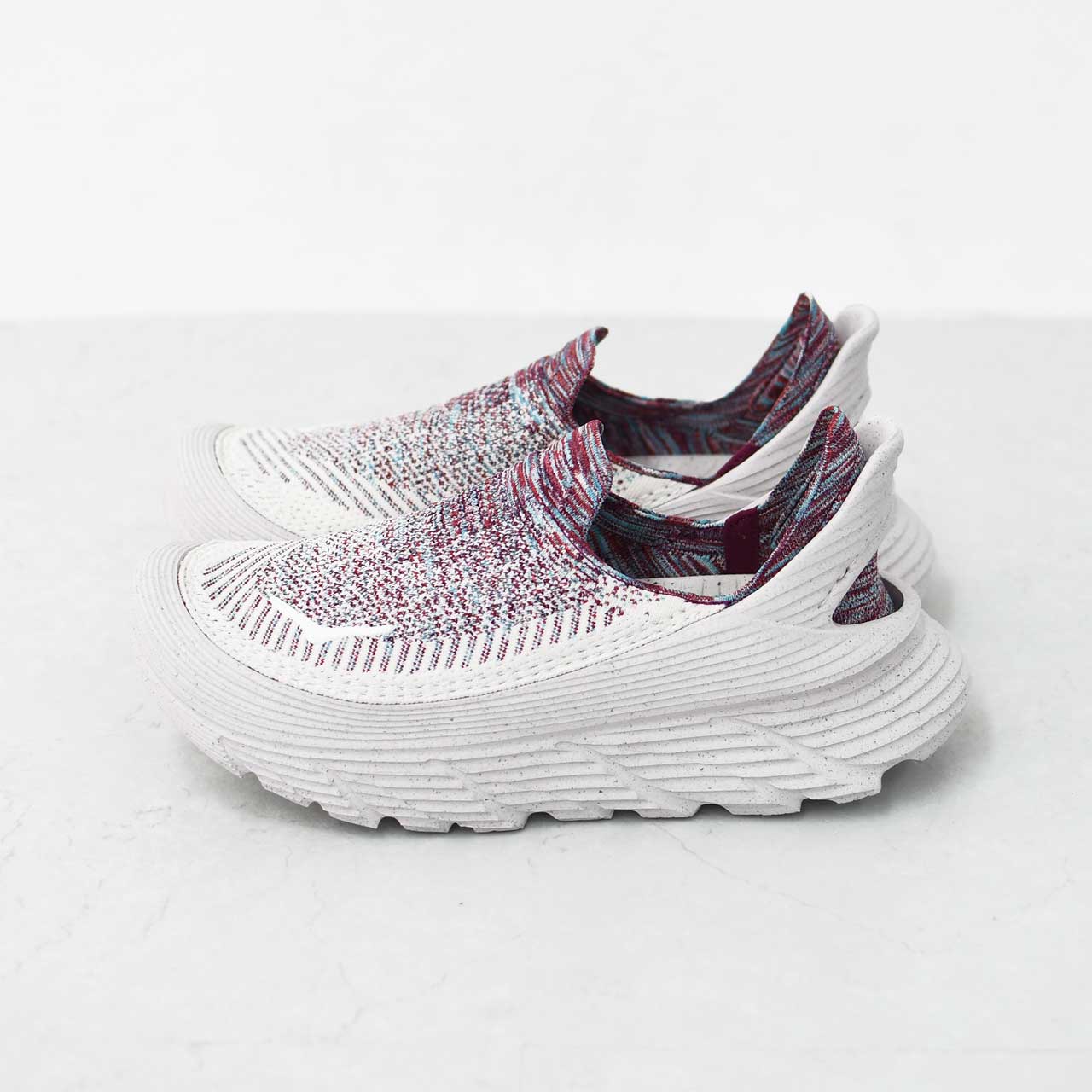 HOKA ONE ONE [ホカオネオネ] U VIBRANT BLOOM RESTORE TC [1162810] ビブラントブルーム リストア TC [2025SS]