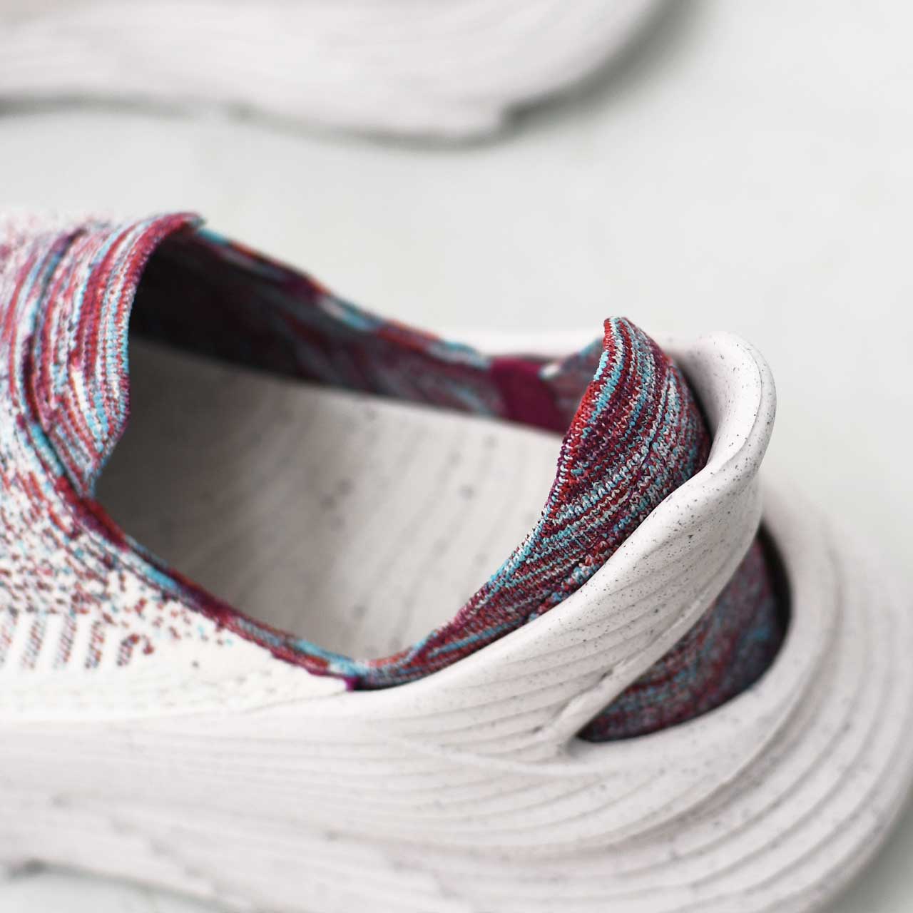 HOKA ONE ONE [ホカオネオネ] U VIBRANT BLOOM RESTORE TC [1162810] ビブラントブルーム リストア TC [2025SS]