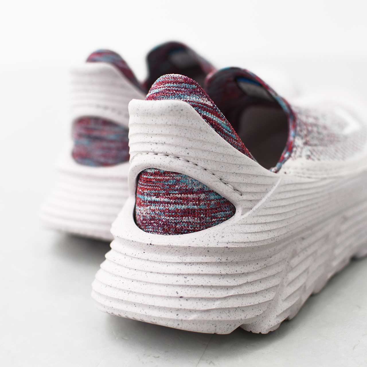 HOKA ONE ONE [ホカオネオネ] U VIBRANT BLOOM RESTORE TC [1162810] ビブラントブルーム リストア TC [2025SS]