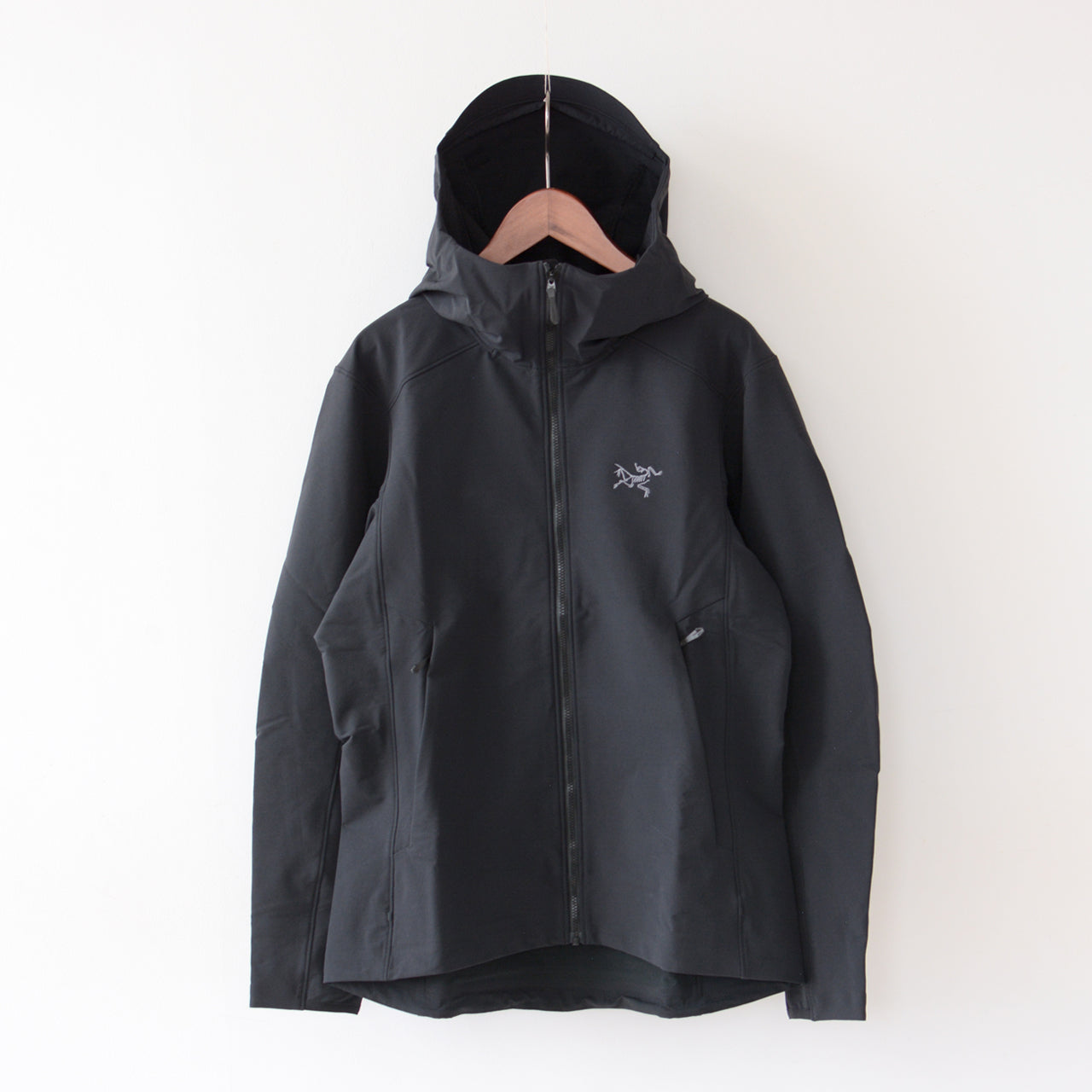 ARC'TERYX [アークテリクス正規代理店] Gamma Hoody Women's [X000010561] ガンマ フーディ ウィメンズ・フードジャケット・ソフトシェル・ナイロンジャケット・ハイキング・トレッキング・耐候性・伸縮性・保温・LADY'S [2025AW]