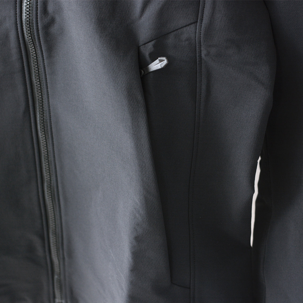 ARC'TERYX [アークテリクス正規代理店] Gamma Hoody Women's [X000010561] ガンマ フーディ ウィメンズ・フードジャケット・ソフトシェル・ナイロンジャケット・ハイキング・トレッキング・耐候性・伸縮性・保温・LADY'S [2025AW]