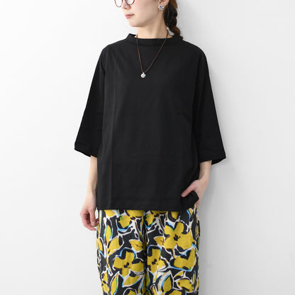 Handvaerk [ハンドバーク] W 60/2 BOTTLE NECK 3/4 SLEEVE T-SHIRT SOLID [6207] 60/2 ボトルネックTシャツ SOLID [2026SS]
