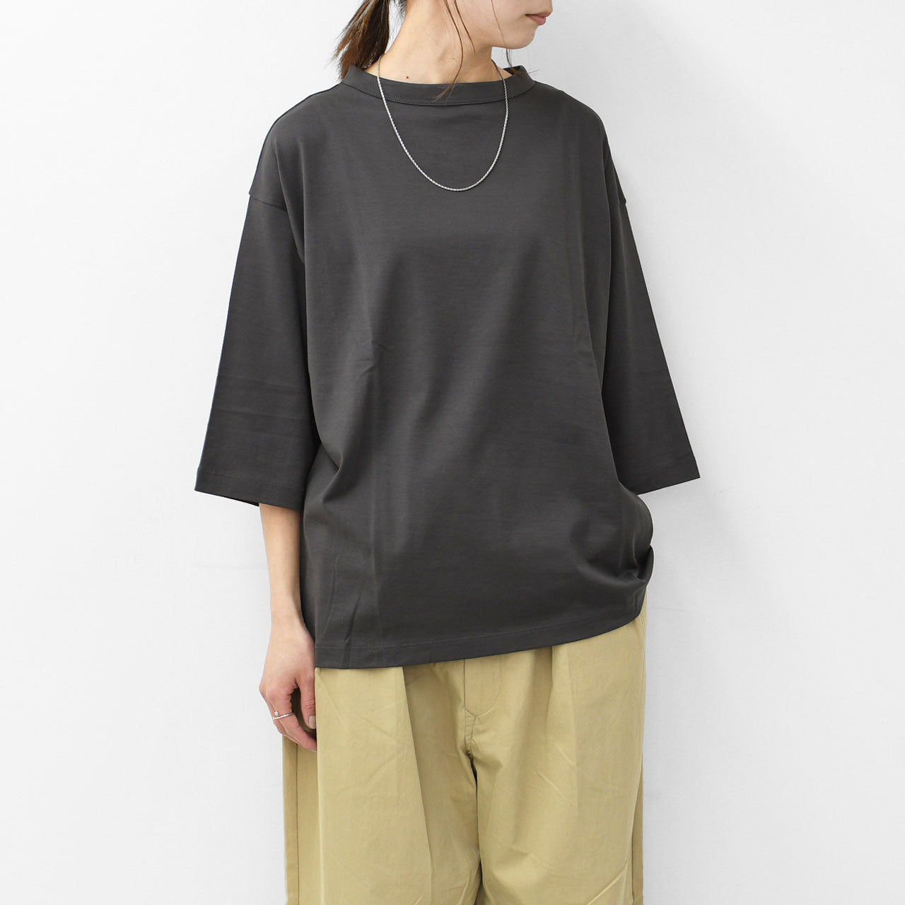 Handvaerk [ハンドバーク] W 60/2 BOTTLE NECK 3/4 SLEEVE T-SHIRT SOLID [6207] 60/2 ボトルネックTシャツ SOLID [2026SS]