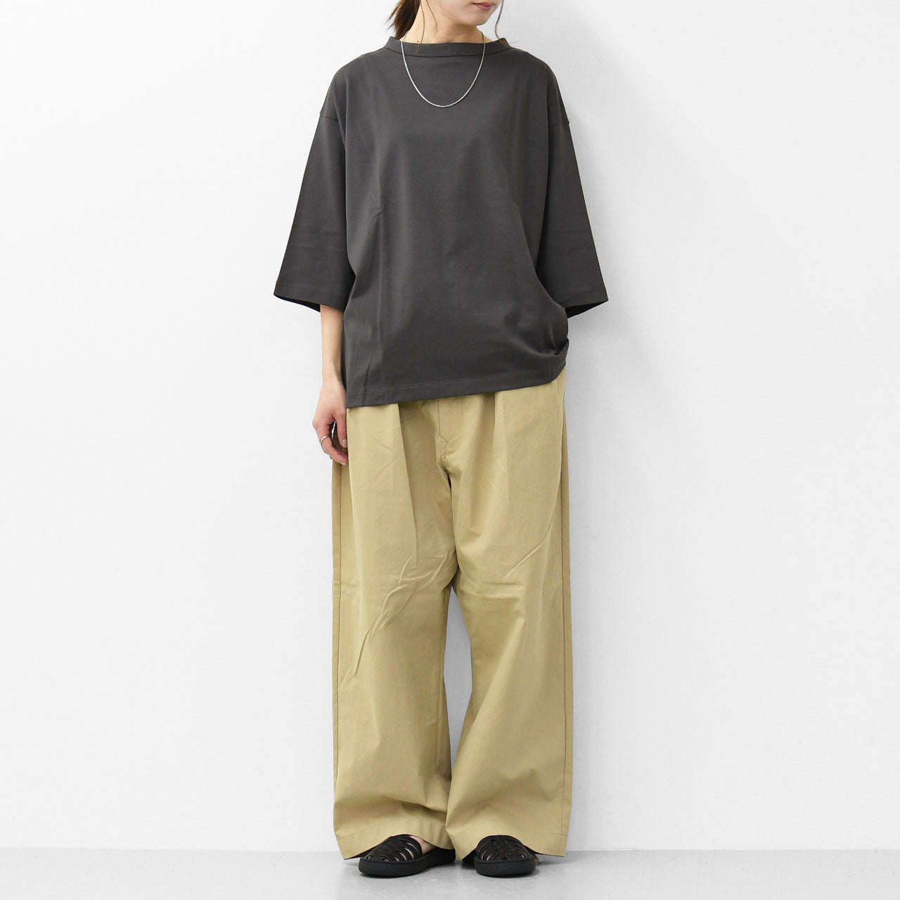 Handvaerk [ハンドバーク] W 60/2 BOTTLE NECK 3/4 SLEEVE T-SHIRT SOLID [6207] 60/2 ボトルネックTシャツ SOLID [2026SS]