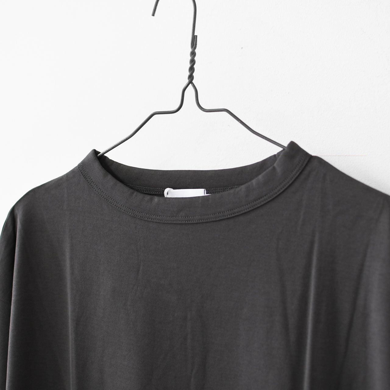 Handvaerk [ハンドバーク] W 60/2 BOTTLE NECK 3/4 SLEEVE T-SHIRT SOLID [6207] 60/2 ボトルネックTシャツ SOLID [2025SS]