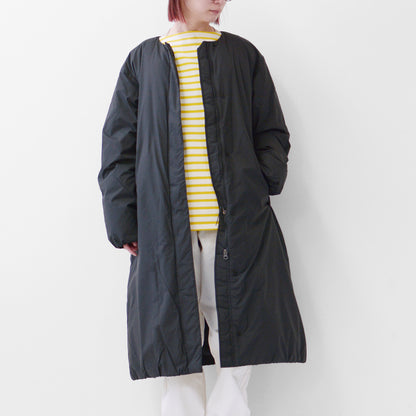 NANGA [ナンガ] NO COLLAR DOWN COAT [ND2442-1C600] ノーカラーダウンコート (ウィメンズ)・ダウンコート・ノーカラー・シンプル・ロング丈・アウター・LADY'S [2025AW]