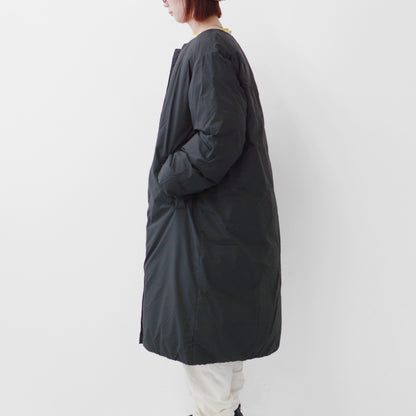 NANGA [ナンガ] NO COLLAR DOWN COAT [ND2442-1C600] ノーカラーダウンコート (ウィメンズ)・ダウンコート・ノーカラー・シンプル・ロング丈・アウター・LADY'S [2025AW]