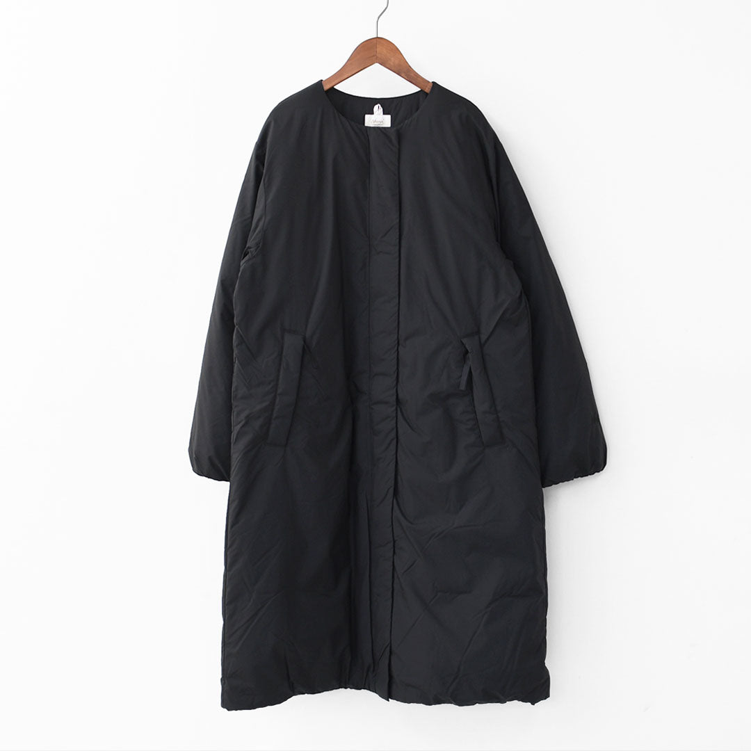 NANGA [ナンガ] NO COLLAR DOWN COAT [ND2442-1C600] ノーカラーダウンコート (ウィメンズ)・ダウンコート・ノーカラー・シンプル・ロング丈・アウター・LADY'S [2025AW]