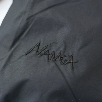 NANGA [ナンガ] NO COLLAR DOWN COAT [ND2442-1C600] ノーカラーダウンコート (ウィメンズ)・ダウンコート・ノーカラー・シンプル・ロング丈・アウター・LADY'S [2025AW]