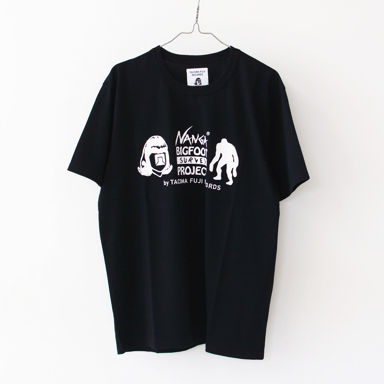 NANGA[ナンガ] NANGA×TACOMA FUJI RECORDS BIGFOOT SURVEY PROJECT LOGO TEE [NW2411-1F650-C] ナンガ×タコマフジレコードビッグフットサーベイプロジェクトロゴティー [2024SS]