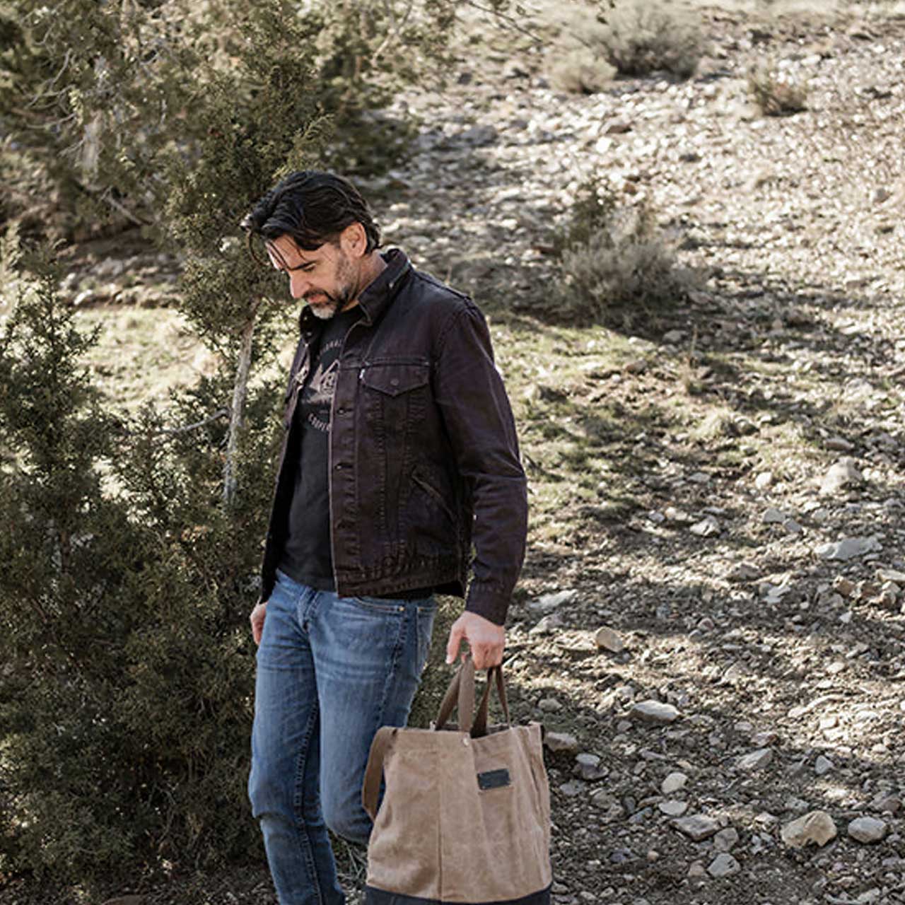 Barebones Living [ベアボーンズリビング] ニーラムオーバーサイズトート [20236003] トートバッグ・マーケットトート・キャンバストート・ワックス加工・丈夫・カーキャンプ・キャンプ・アウトドア・MEN'S / LADY'S [2025AW]