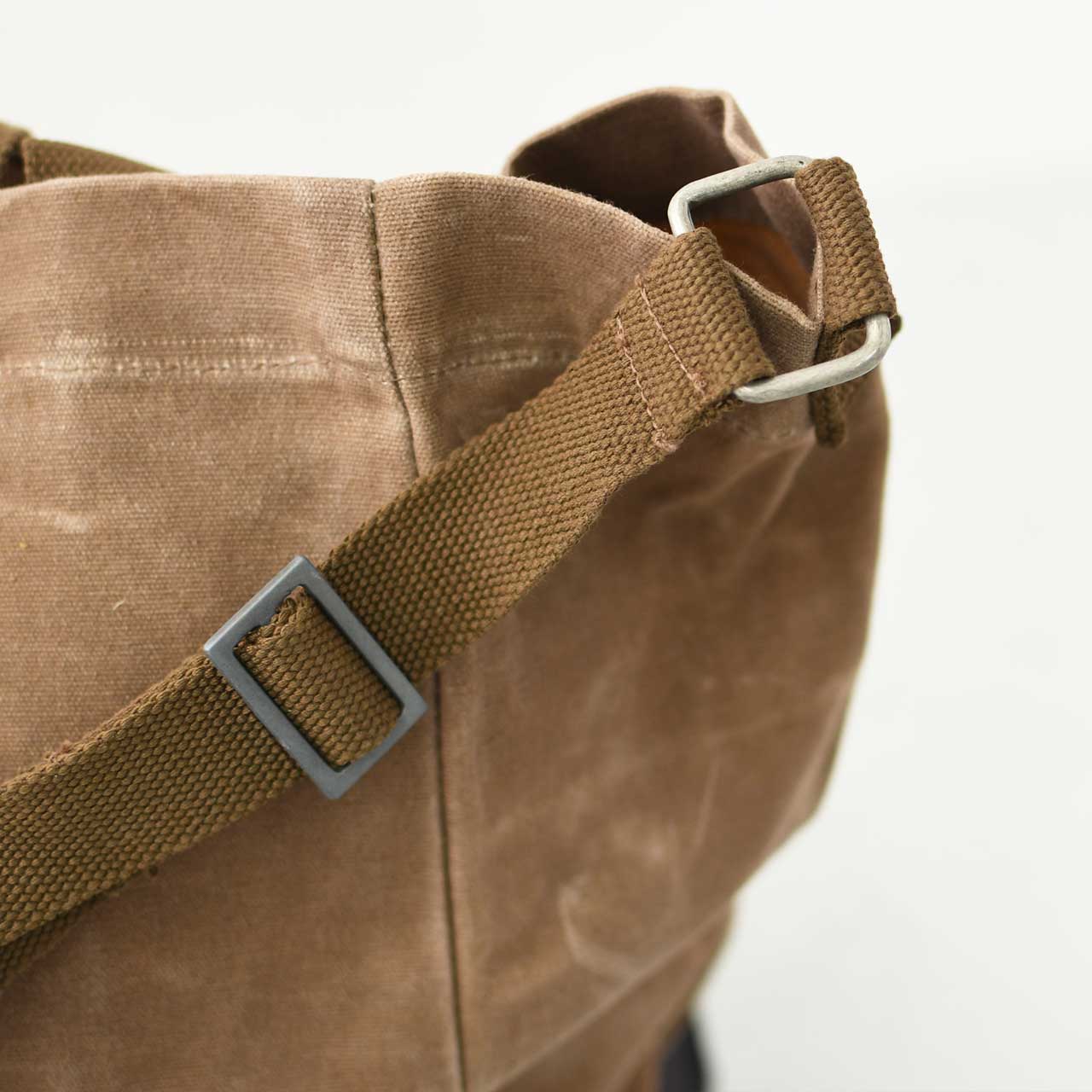 Barebones Living [ベアボーンズリビング] ニーラムオーバーサイズトート [20236003] トートバッグ・マーケットトート・キャンバストート・ワックス加工・丈夫・カーキャンプ・キャンプ・アウトドア・MEN'S / LADY'S [2025AW]