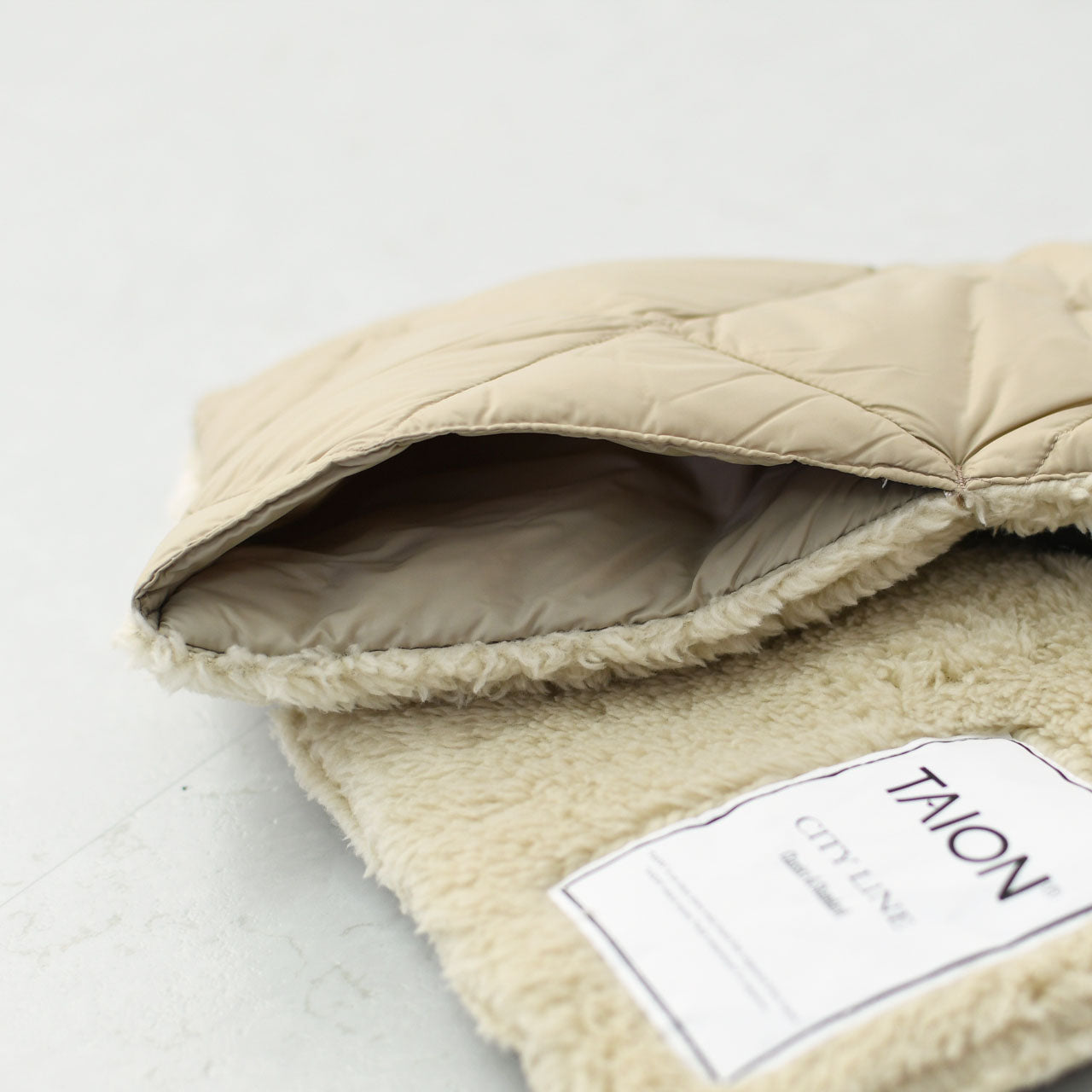 TAION[タイオン] CITY REVERSIBLE DOWN MUFFLER [R201CI] シティリバーシブルダウンマフラー [2025AW]