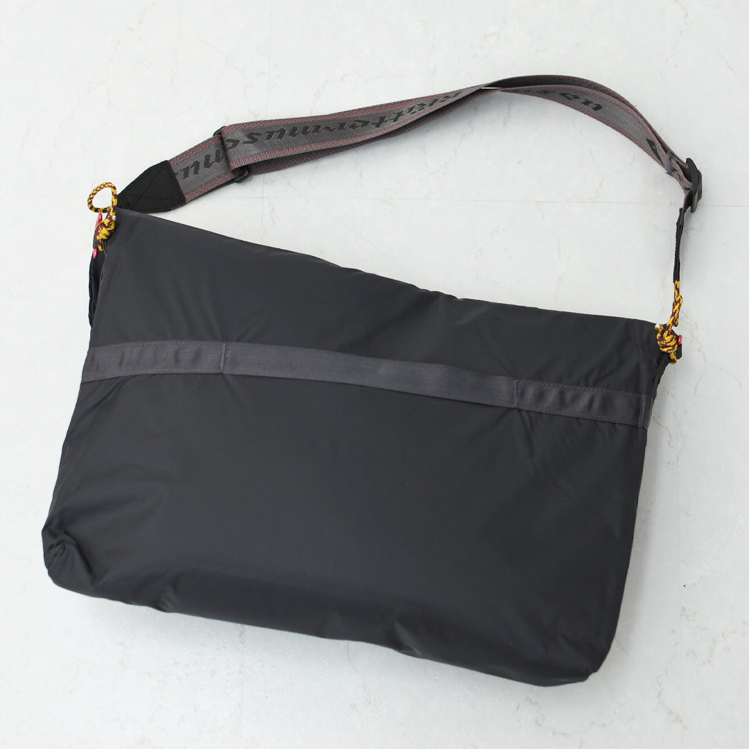 KLATTERMUSEN [クレッタルムーセン] Grid Messenger Bag [10207] グリッド メッセンジャー バッグ・メッセンジャーバッグ・ライトウェイト・ショルダーバッグ・サコッシュ・MEN'S / LADY'S [2026SS]