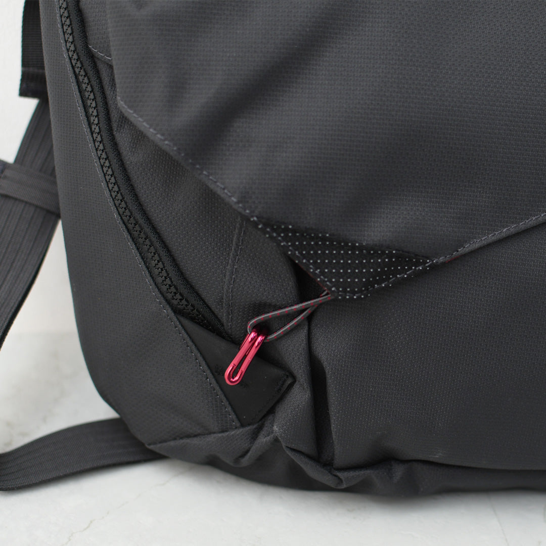 KLATTERMUSEN [クレッタルムーセン] Gaut Messenger Bag [40460U21] ガウト メッセンジャー バッグ・メッセンジャーバッグ・ショルダーバッグ・アウトドア・キャンプ・MEN'S / LADY'S [2026SS]