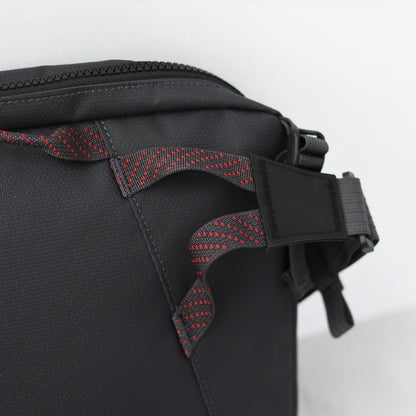 KLATTERMUSEN [クレッタルムーセン] Gaut Messenger Bag [40460U21] ガウト メッセンジャー バッグ・メッセンジャーバッグ・ショルダーバッグ・アウトドア・キャンプ・MEN'S / LADY'S [2026SS]