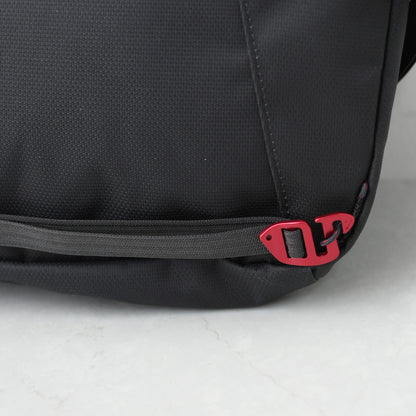 KLATTERMUSEN [クレッタルムーセン] Gaut Messenger Bag [40460U21] ガウト メッセンジャー バッグ・メッセンジャーバッグ・ショルダーバッグ・アウトドア・キャンプ・MEN'S / LADY'S [2026SS]