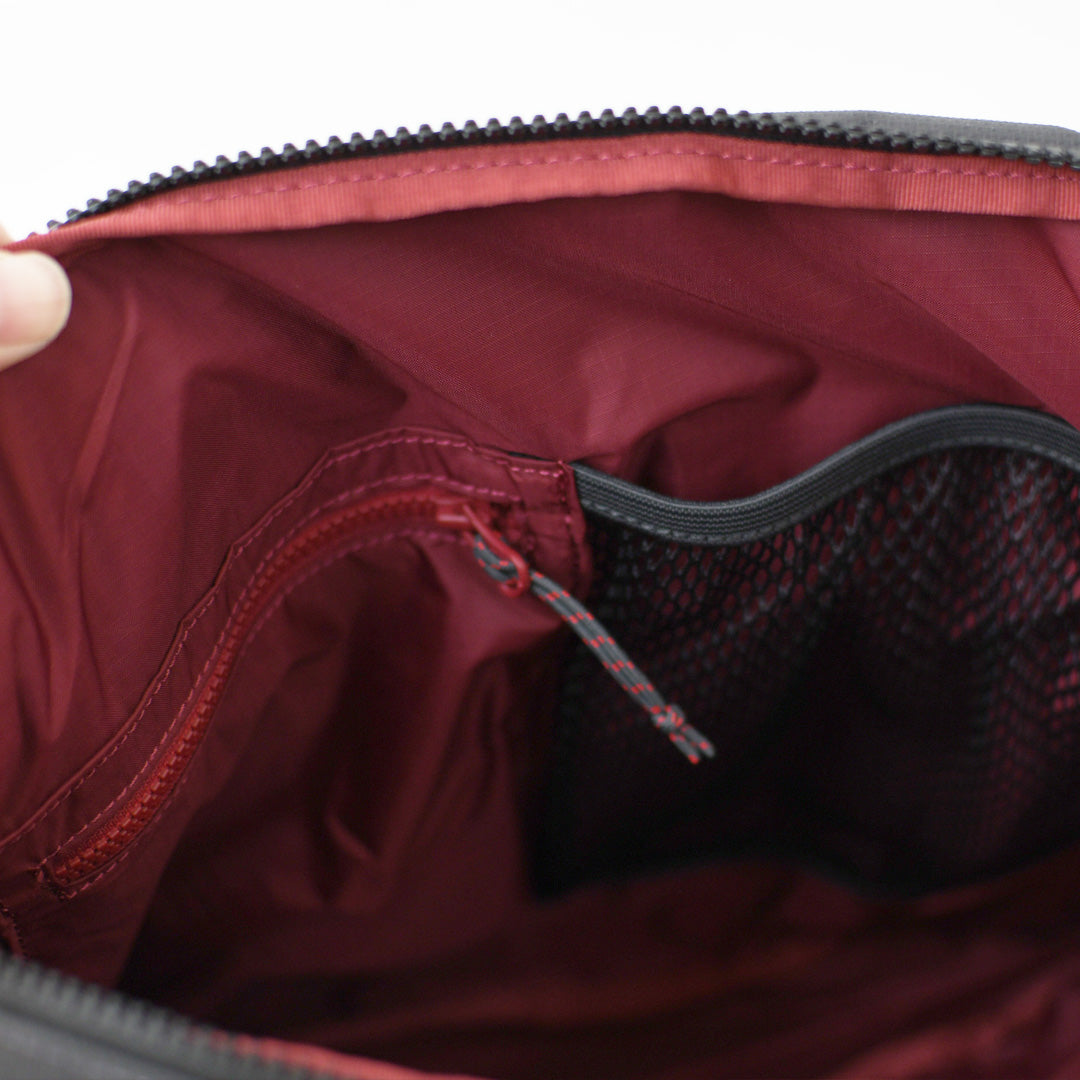 KLATTERMUSEN [クレッタルムーセン] Gaut Messenger Bag [40460U21] ガウト メッセンジャー バッグ・メッセンジャーバッグ・ショルダーバッグ・アウトドア・キャンプ・MEN'S / LADY'S [2026SS]