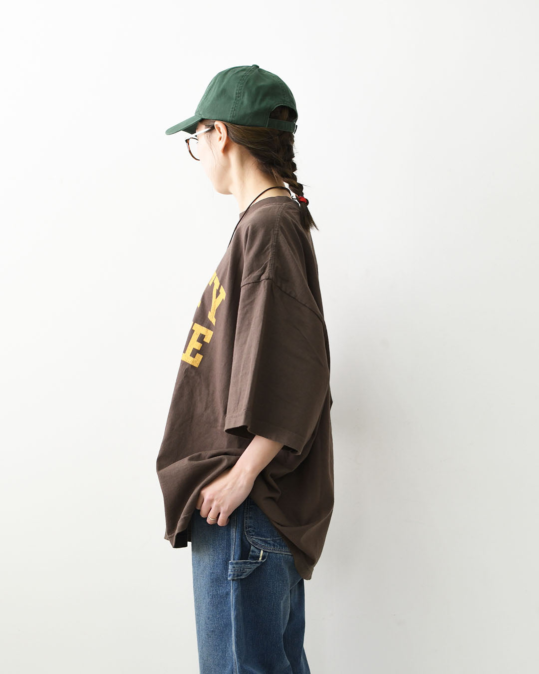 KHA:KI [カーキ] WIDE TEE -UTILITY BREEZE- [MIL26SCS3498] ワイドTシャツ -ユーティリティブリーズ-・ロゴティー・七分袖・カレッジプリント・ワイドボックスシルエット・ゆったり・ピグメント加工・LADY'S [2026SS]