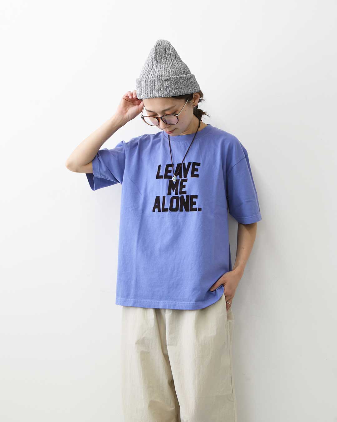 KHA:KI [カーキ] BOX TEE -LEAVE ME ALONE- [MIL26SCS3500] ボックスTシャツ -リーブミーアローン-・ゆったりシルエット・ワイドボックスシルエット・ロゴTシャツ・ショートスリーブ・LADY'S [2026AW]