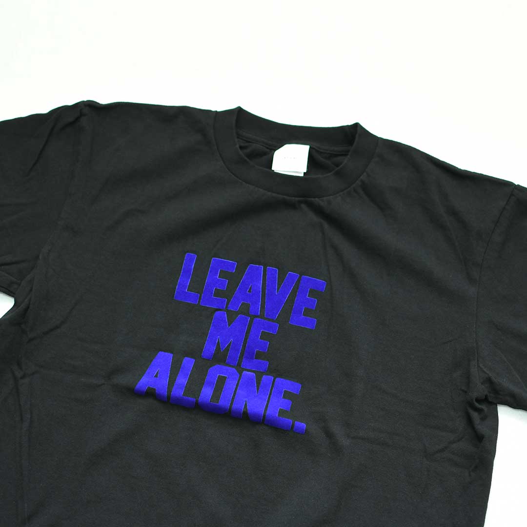 KHA:KI [カーキ] BOX TEE -LEAVE ME ALONE- [MIL26SCS3500] ボックスTシャツ -リーブミーアローン-・ゆったりシルエット・ワイドボックスシルエット・ロゴTシャツ・ショートスリーブ・LADY'S [2026AW]