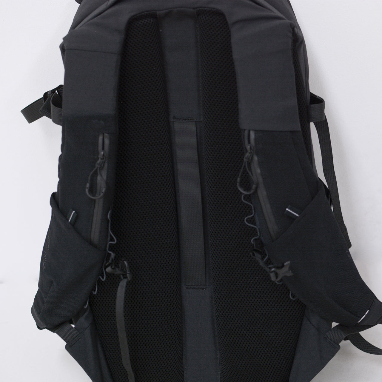 CMF OUTDOOR GARMENT [コムフィアウトドアガーメント] BACKPACKERZ 32 SMOOTH NYLON [CMF2402-AC23] バックパッカーズ32 スムースナイロン[2024AW]