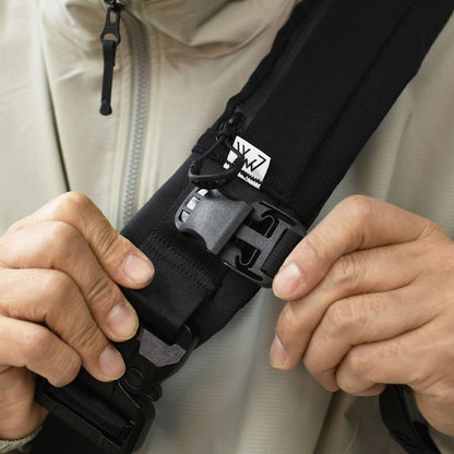 CMF OUTDOOR GARMENT [コムフィアウトドアガーメント] MESSENGER BAG SMOOTH NYLON [CMF2501-AC24] メッセンジャーバッグスムースナイロン [2025SS]