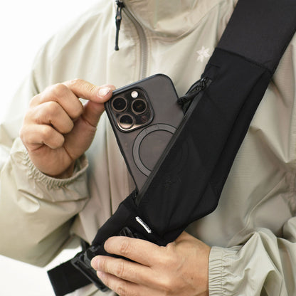 CMF OUTDOOR GARMENT [コムフィアウトドアガーメント] MESSENGER BAG SMOOTH NYLON [CMF2501-AC24] メッセンジャーバッグスムースナイロン [2025SS]