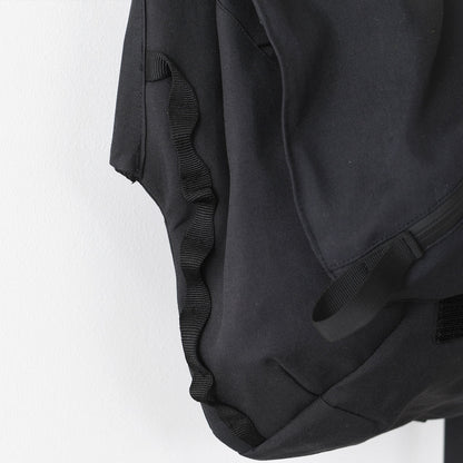 CMF OUTDOOR GARMENT [コムフィアウトドアガーメント] MESSENGER BAG SMOOTH NYLON [CMF2501-AC24] メッセンジャーバッグスムースナイロン [2025SS]