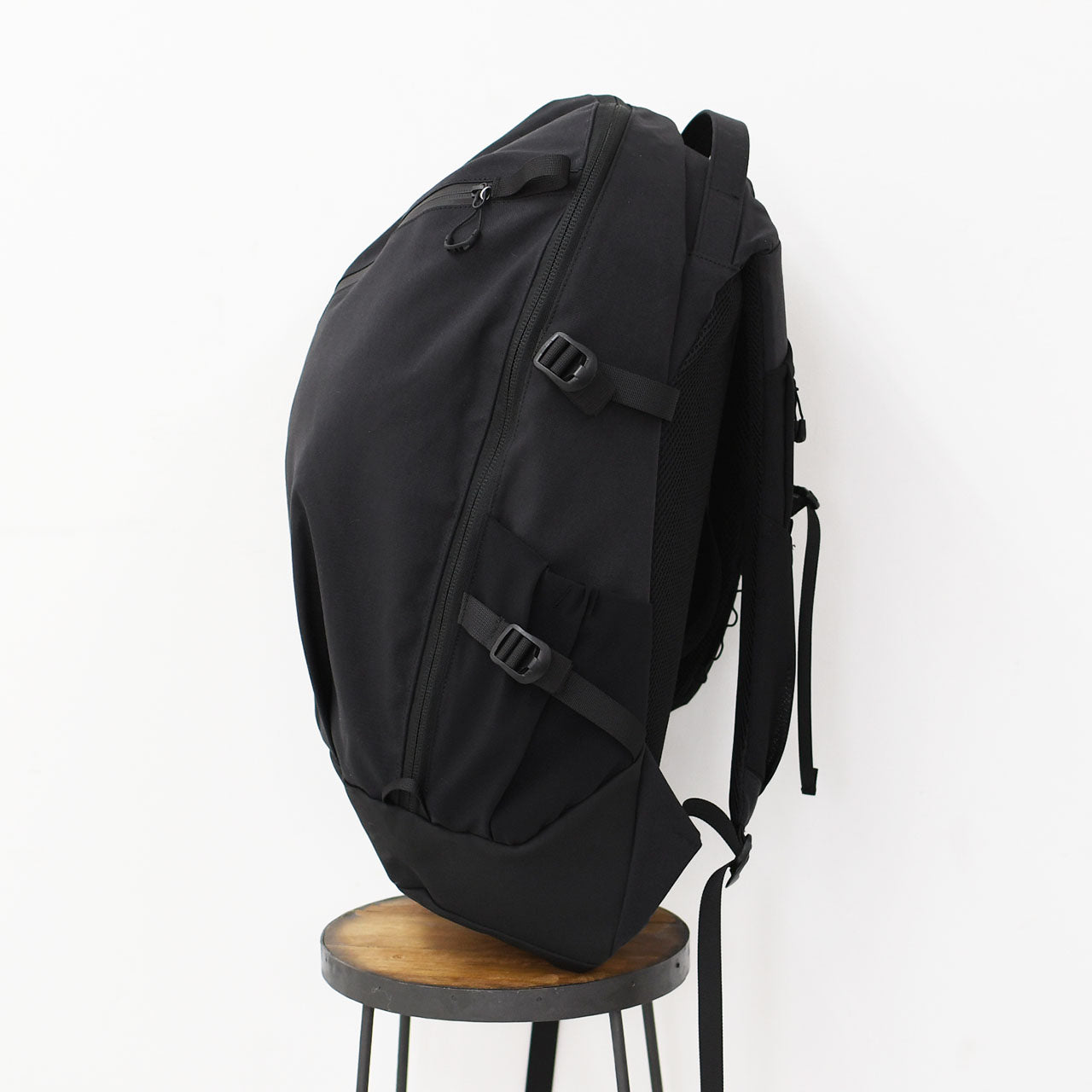 CMF OUTDOOR GARMENT [コムフィアウトドアガーメント] BACKPACKERZ 32 SMOOTH NYLON [CMF2501-AC33] バックパッカーズ32 スムースナイロン [2025SS]